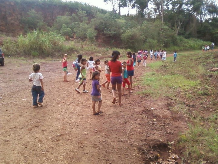 Primer Día de Clases en la Escuela Mbororé Pto Iguazú.
